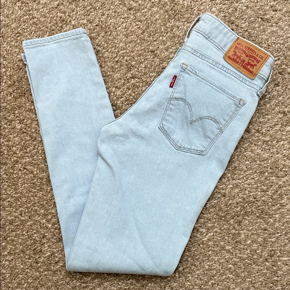 Levi's 711 Skinny Jeans
